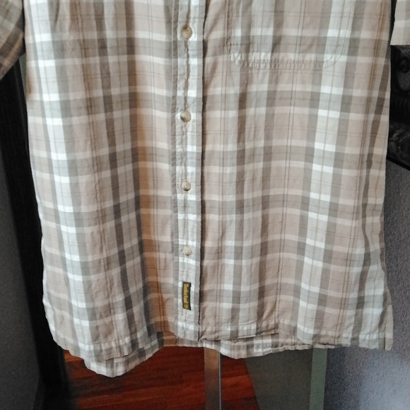Essential Timberland Tan Plaid Button Up SS Shirt Sz Small - Picture 4 of 10